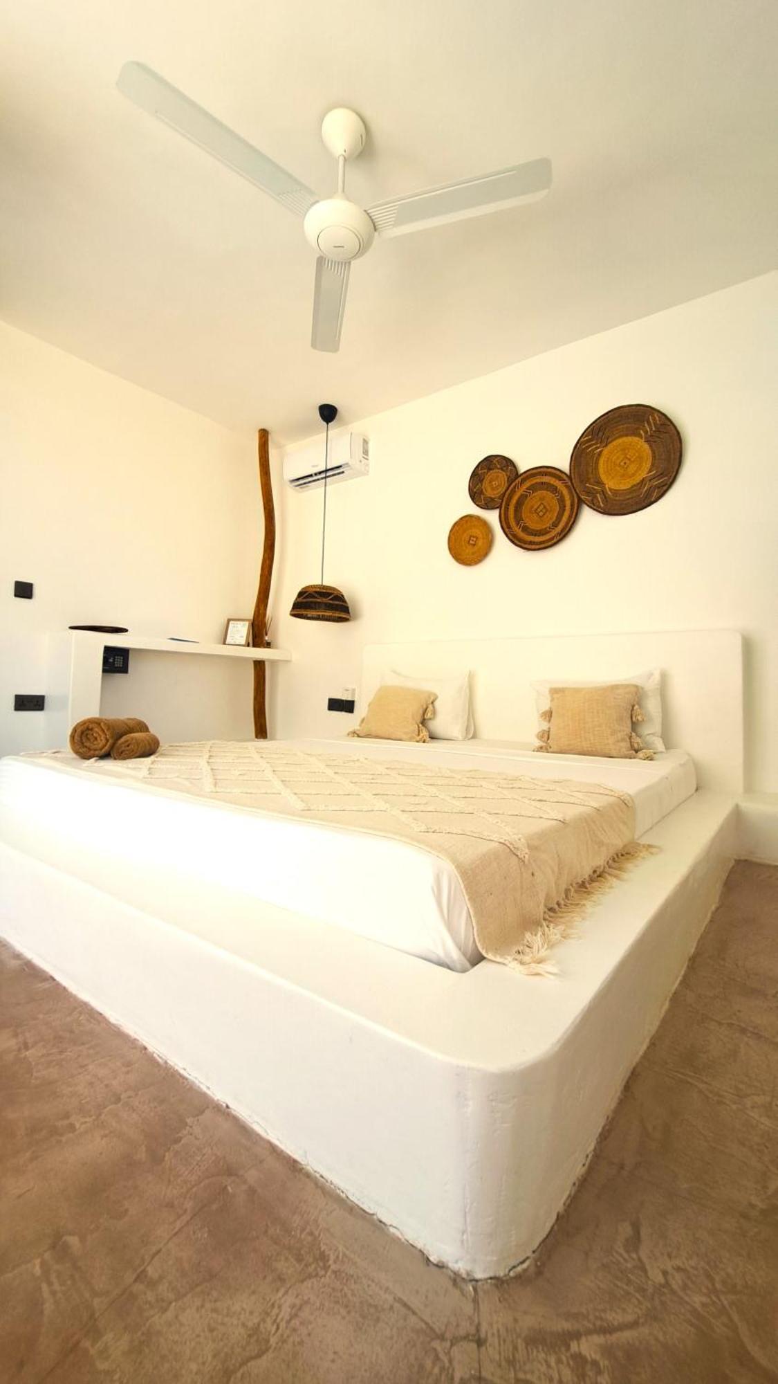 Boho Boutique Hotel - Beachfront , Adults Only , Private Pool Кивенгва Номер фото
