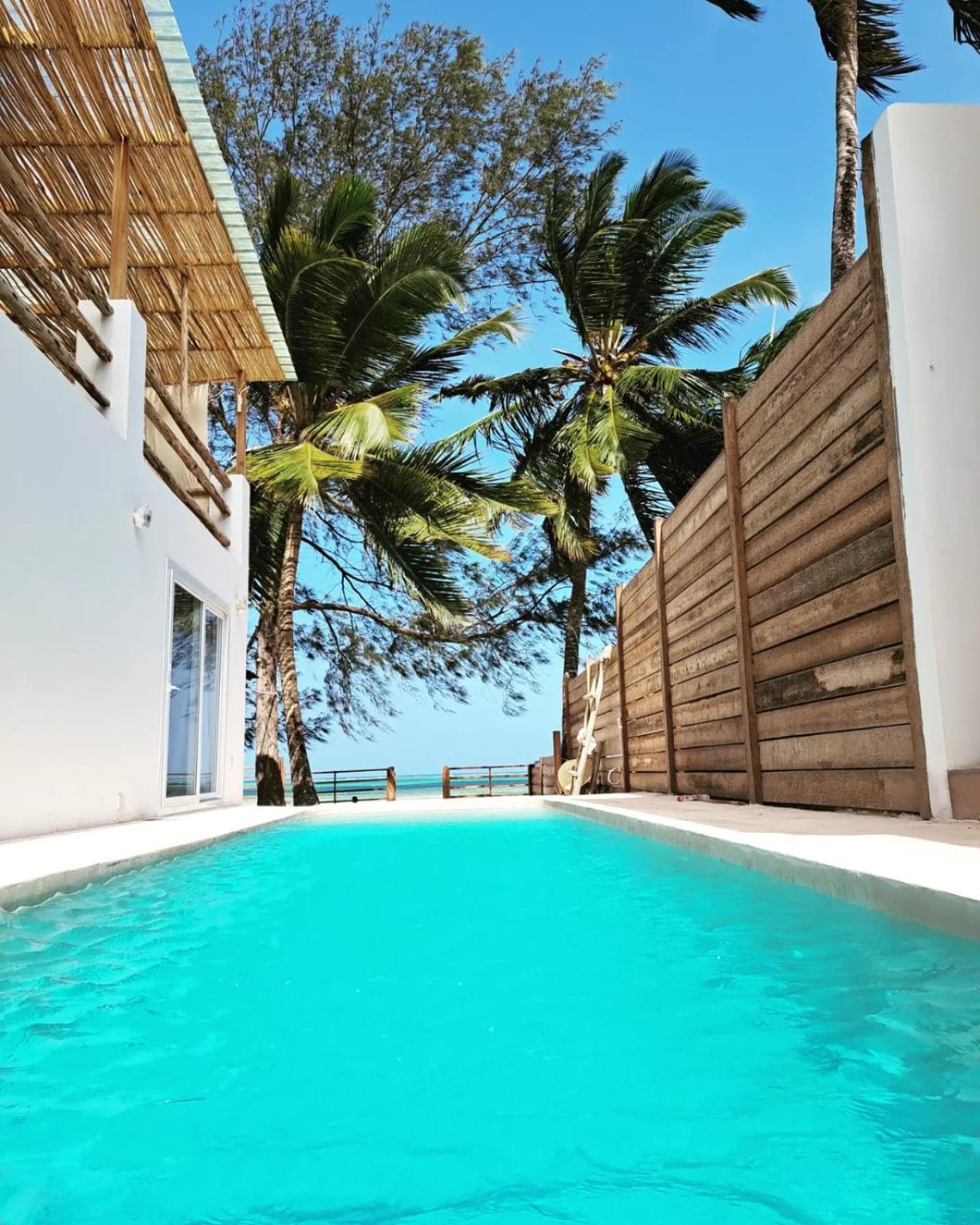 Boho Boutique Hotel - Beachfront , Adults Only , Private Pool Кивенгва Номер фото