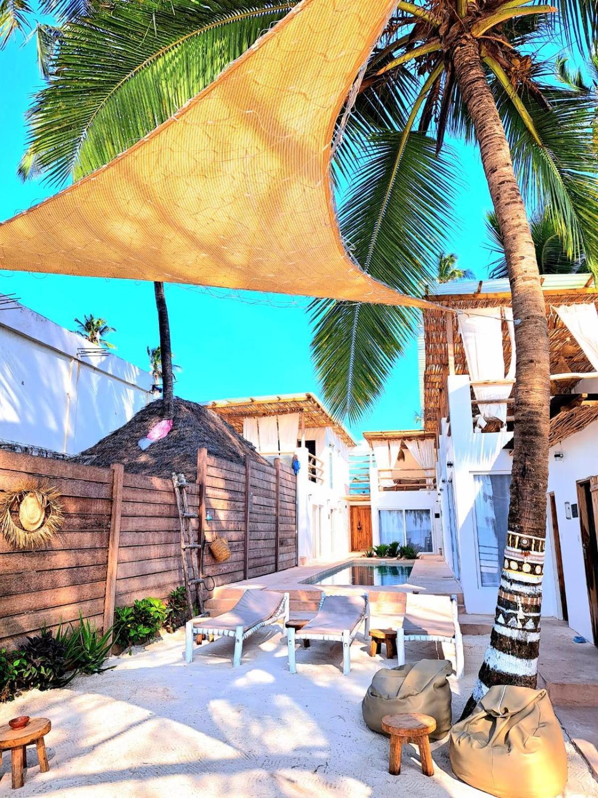 Boho Boutique Hotel - Beachfront , Adults Only , Private Pool Кивенгва Экстерьер фото