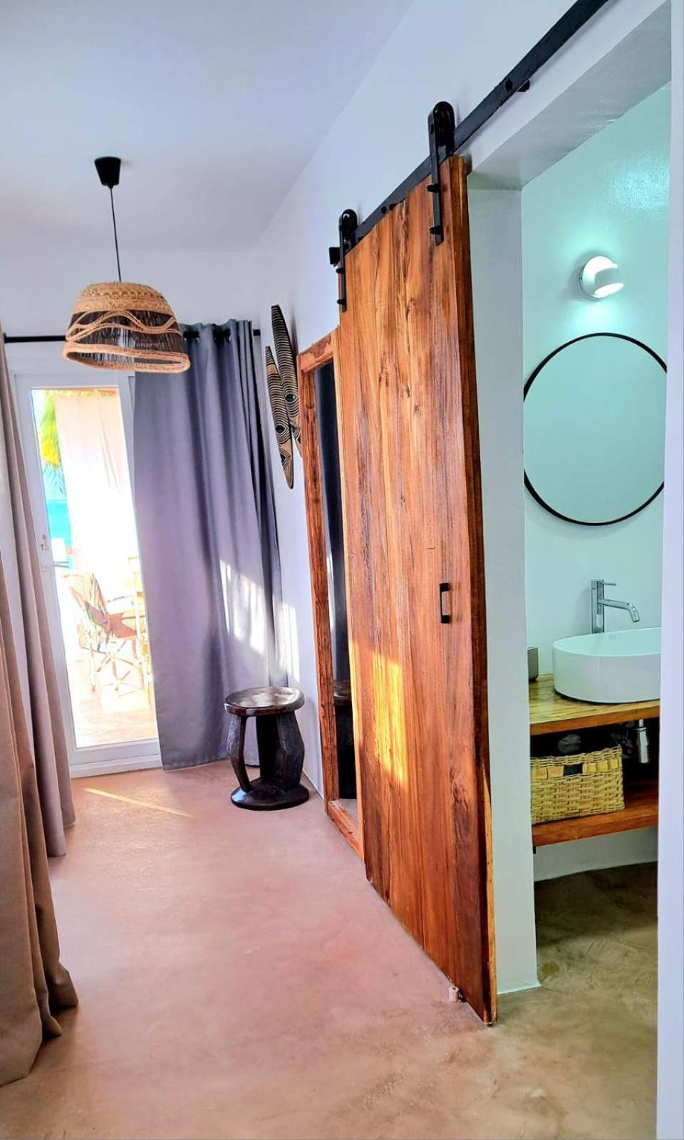 Boho Boutique Hotel - Beachfront , Adults Only , Private Pool Кивенгва Экстерьер фото
