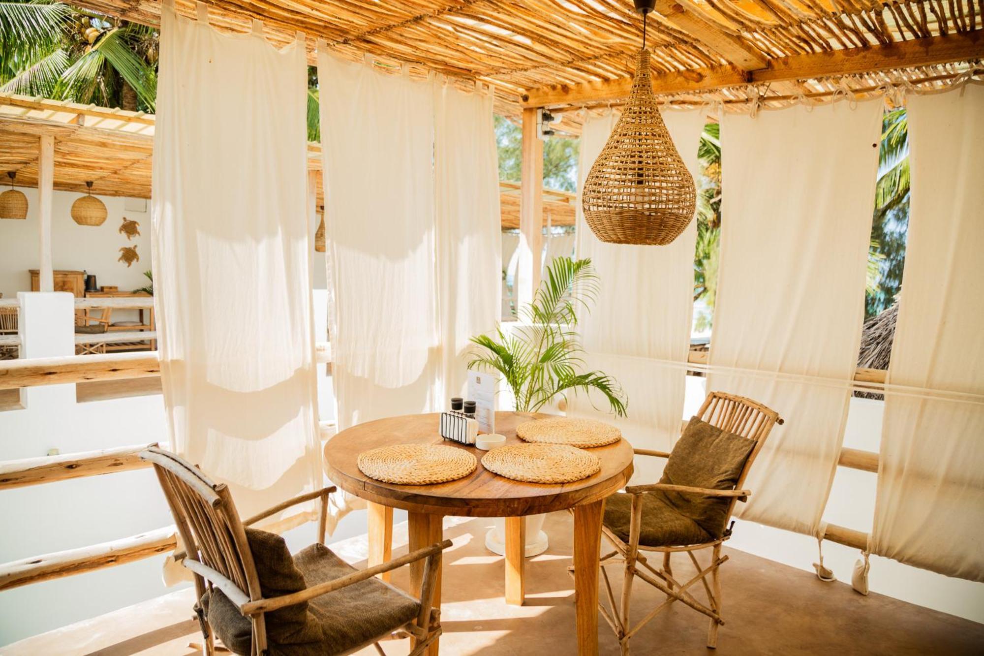 Boho Boutique Hotel - Beachfront , Adults Only , Private Pool Кивенгва Экстерьер фото